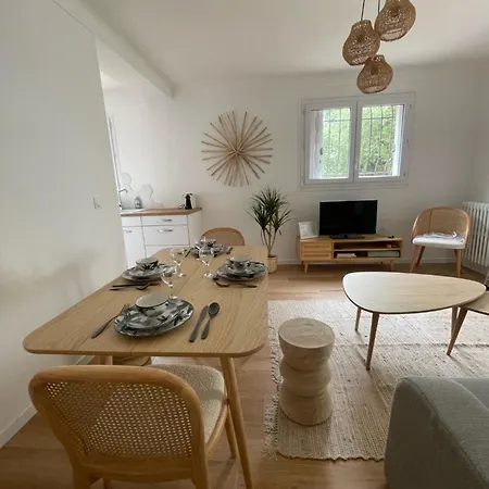 Appartement Beau Rez-de-jardin A Boulouris *