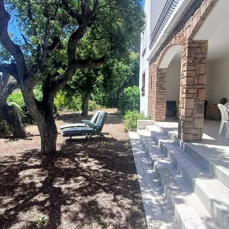Beau Rez-de-jardin A Boulouris Appartement